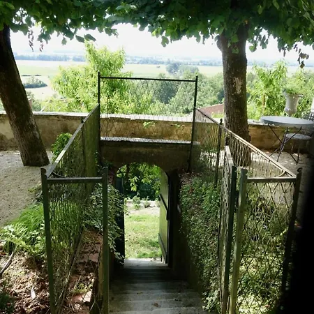 Le Jardin Des Triomphes Bed & Breakfast