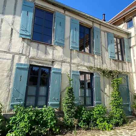 Bed & Breakfast Le Jardin Des Triomphes 4*