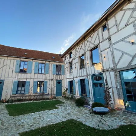 Le Jardin Des Triomphes Bed & Breakfast