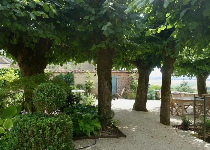 Bed & Breakfast Le Jardin Des Triomphes 4*