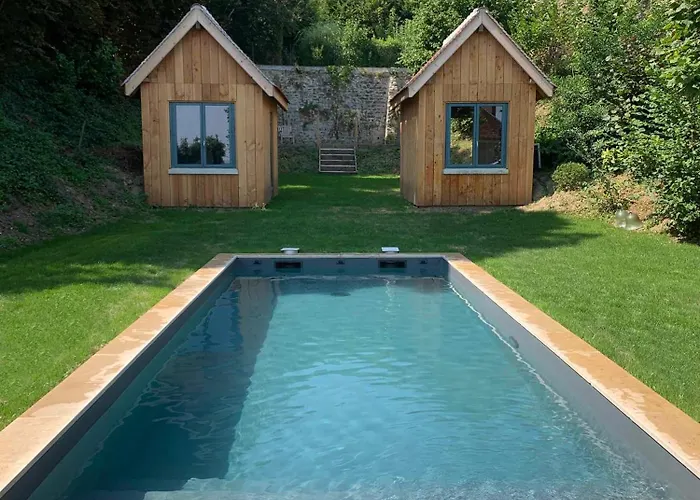 Le Jardin Des Triomphes Bed & Breakfast 4*